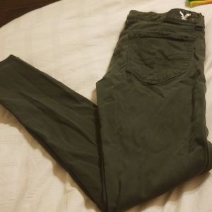 $5 ITEM. Olive green American Eagle jeggings. MUST BUNDLE WITH TWO OTHER ITEMS